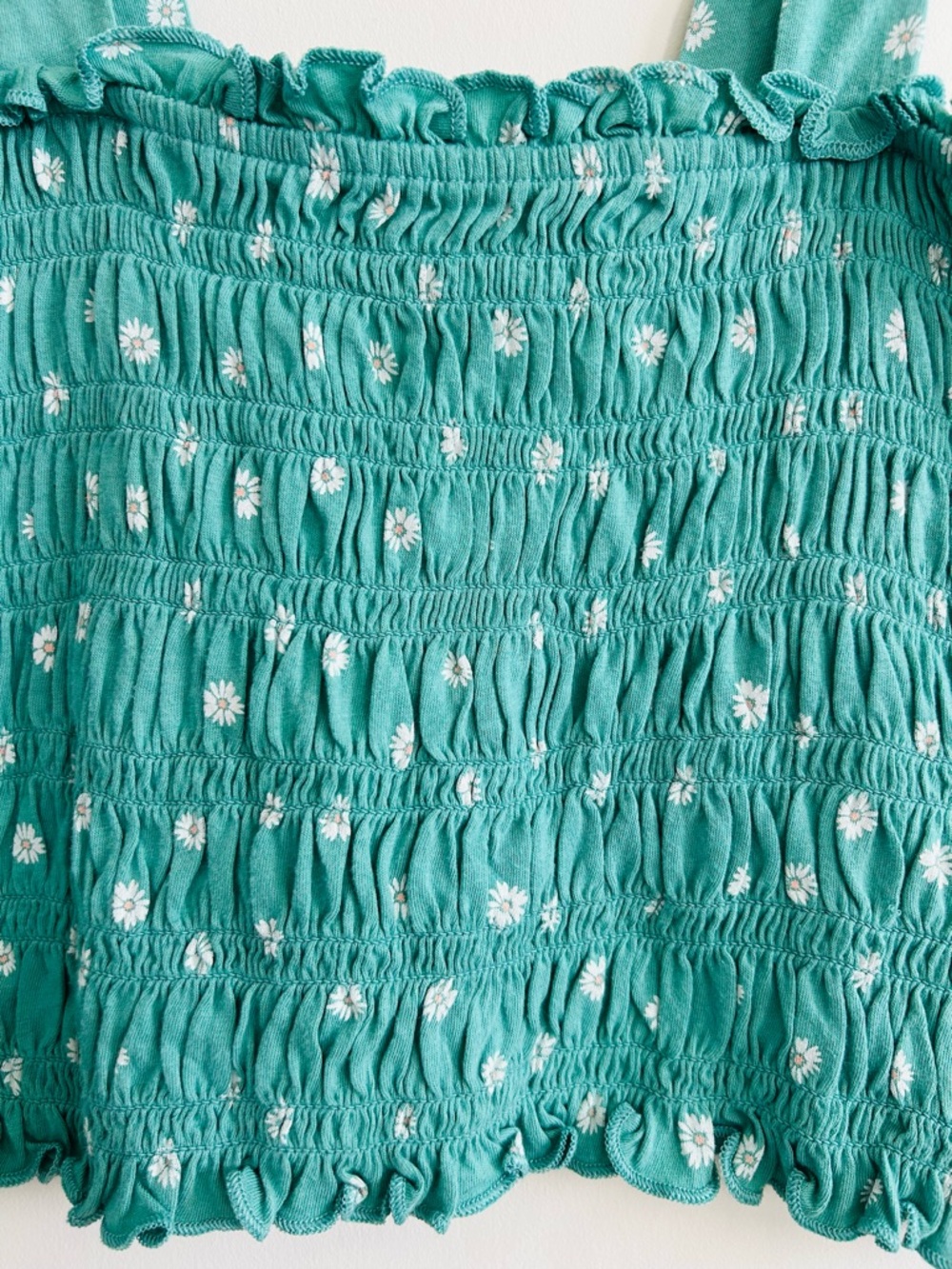 NWOT - American Eagle Green Smocked Floral Crop Tank Top - Picture 3 of 6